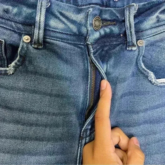 KanCan™ High Rise Medium Destructed Skinny Jean Sz 27 - Picture 6 of 13